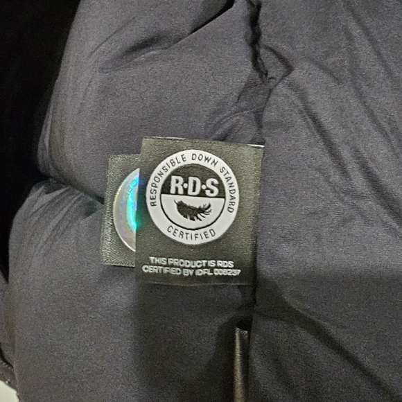 Aritzia The Super Puff Mens Vest - Picture 13 of 16